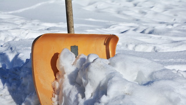 snow-shovel-2001776_640